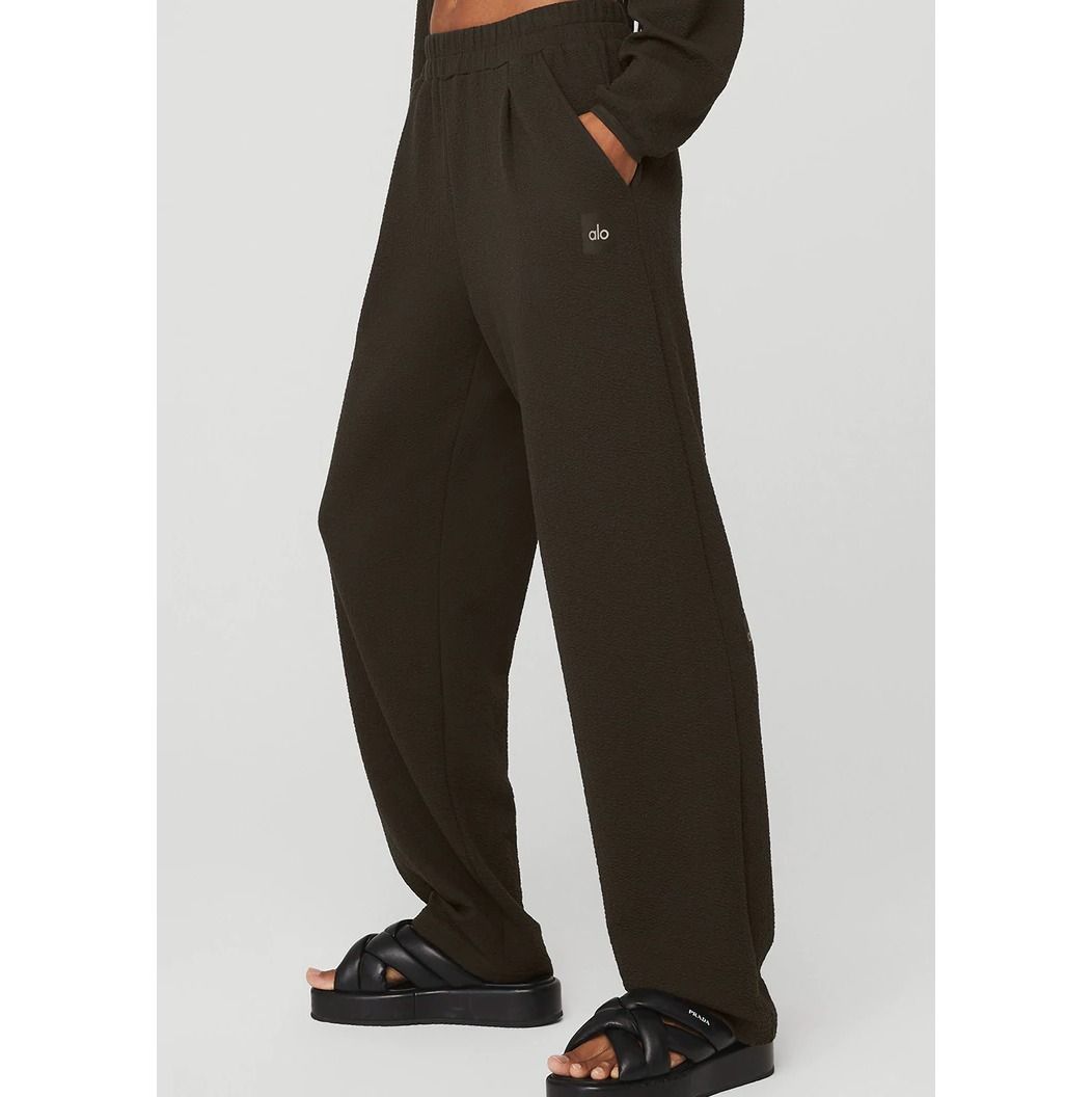 Alo Yoga High Waist Tailored Sweatpant Joggers Brown XS XXS, Women's  Fashion, Bottoms, Other Bottoms on Carousell