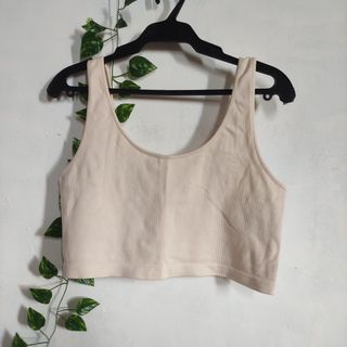 (Category: ) located in . Submitted by christianas.closet (Listing ID 1272331929, Image 1). Description: .