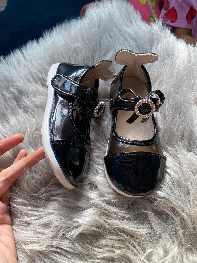 Pointed shoes for girls store