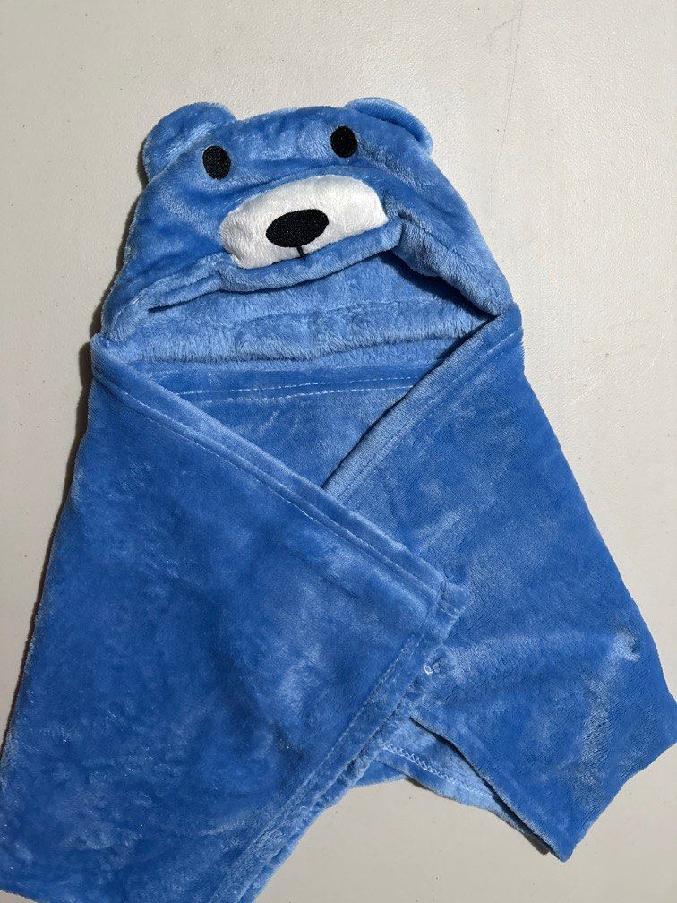 Blue Bear Baby Blanket (Category: Other Baby Bathing & Changing Needs) located in Pasig City. Submitted by therainbowcorner (Listing ID 1272383325, Image 2). Description: Never used Only washed Okay for gifting Smooth/soft material Length 35.5” Height 27”.