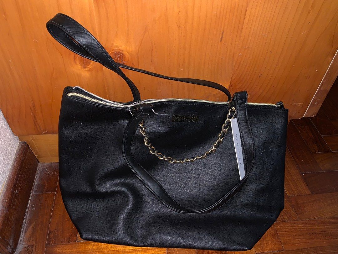 BNWT Kenneth Cole Reaction Authentic Black Bag With Chain Women s