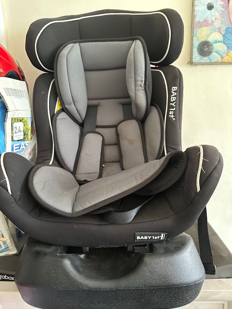 Car Sear Baby 1st rush!!! (Category: Car Seats) located in Manila. Submitted by missgrace_collection (Listing ID 1272278087, Image 2). Description: Rush outgrown na po Pick up niyo nalang Loc: Pasig greenpark .