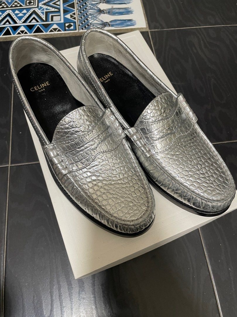 Celine loafers silver 銀色平底鞋, 名牌, 鞋及波鞋- Carousell