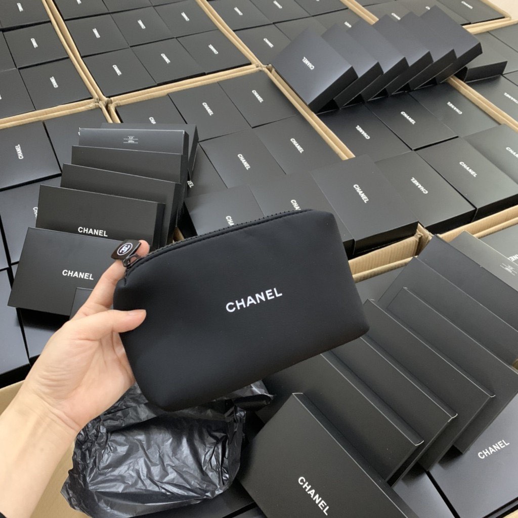 Chanel discount cosmetic pouch