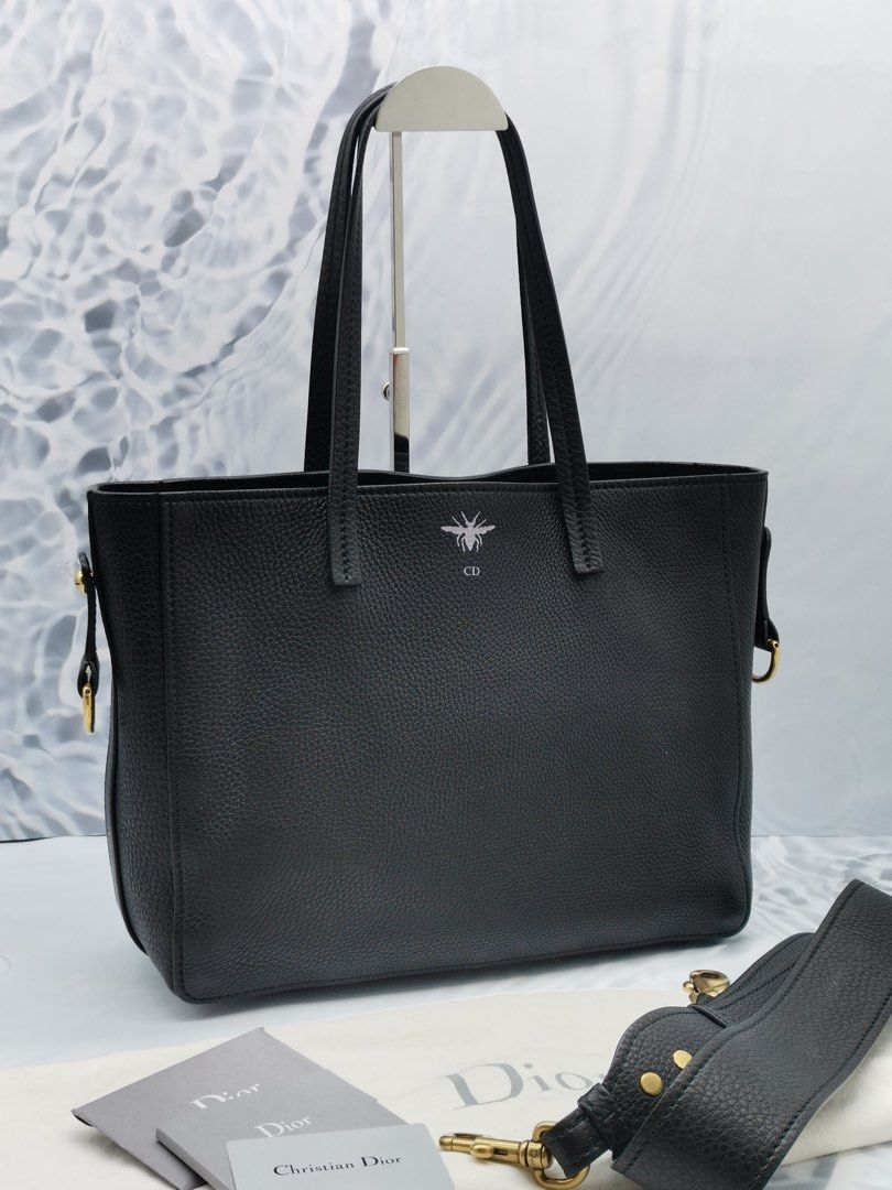 Dior d 2025 bee bag
