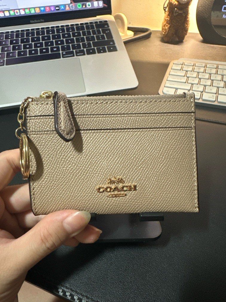 Coach card case w key ring beige Women s Fashion Bags Wallets Wallets Card Holders on Carousell