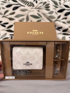 (Category: ) located in . Submitted by authentic_from_usa_ (Listing ID 1272329757, Image 1). Description: .