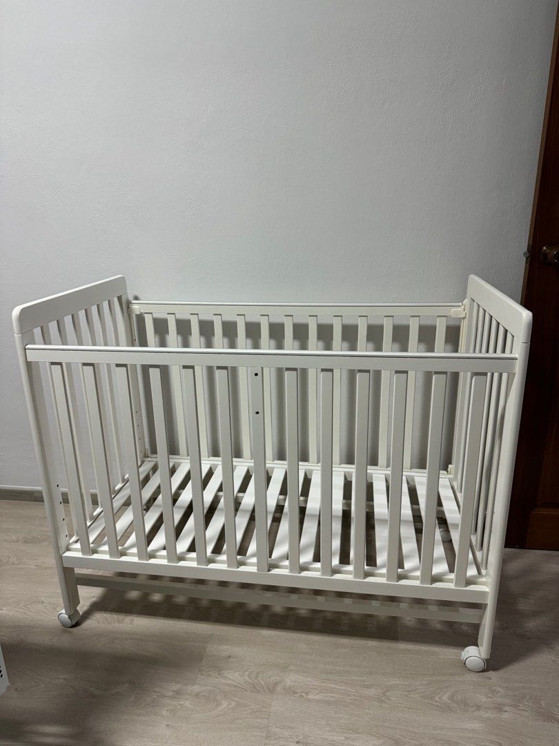 Convertible Baby Cot with drop down rail, Babies & Kids, Baby Nursery