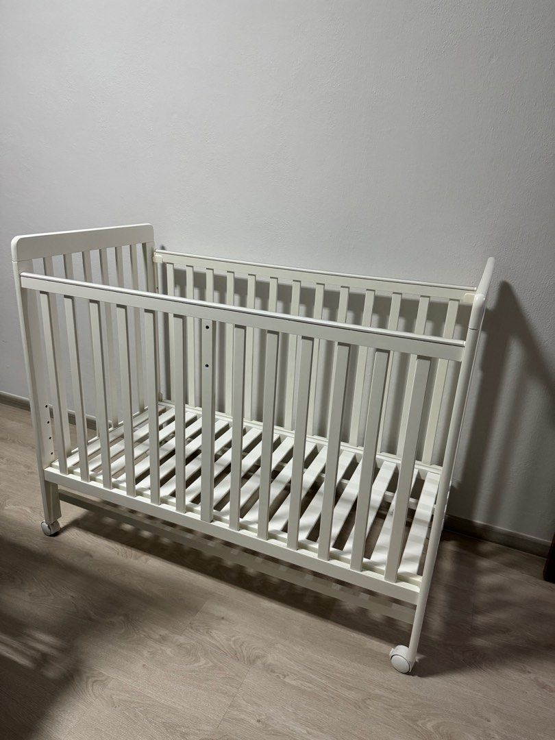 Convertible Baby Cot with drop down rail, Babies & Kids, Baby Nursery