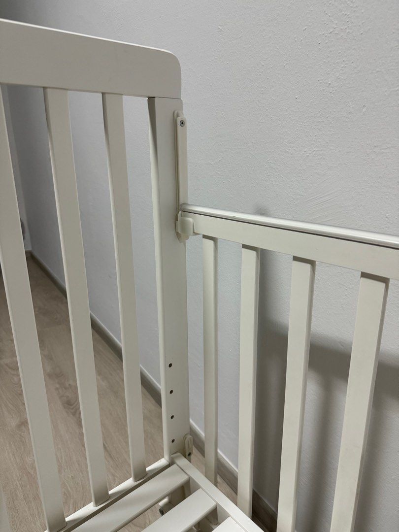 Convertible Baby Cot with drop down rail, Babies & Kids, Baby Nursery