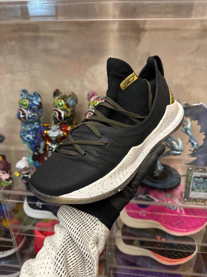 Curry 5 Championships black US9.5 Carousell
