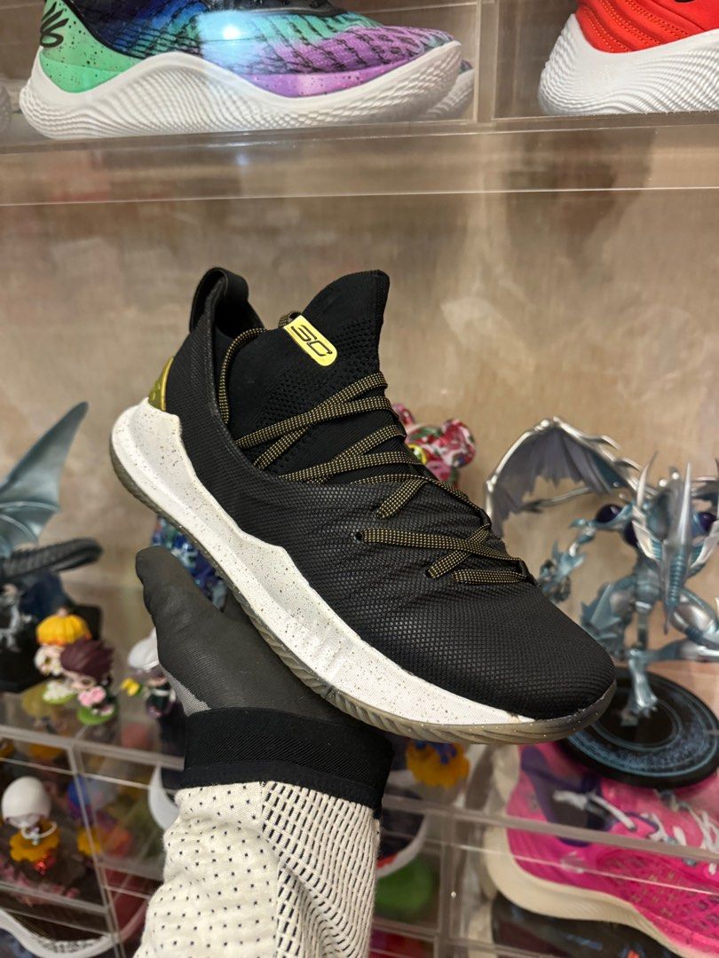 Curry 5 Championships black US9.5 Carousell