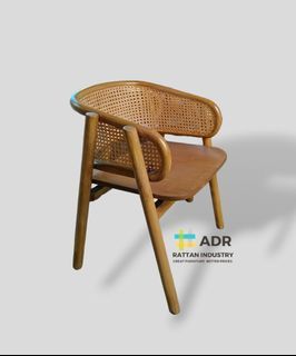 CURVED WOODEN DINING CHAIR WITH RATTAN SOLIHIYA