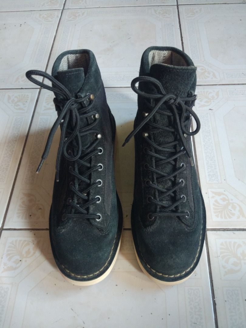Danner Supreme Dan LT Boot US7.5 (Category: Boots) located in Pasay City. Submitted by denimdude.ph (Listing ID 1272365804, Image 1). Description: .