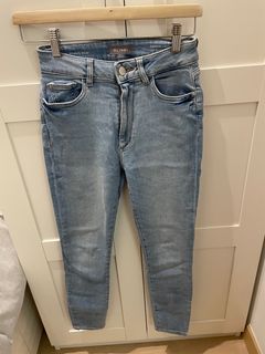 （分類：）位於 。 由 mandytttt 提交（商品編號 1272438724，圖片 1）。簡介： 。