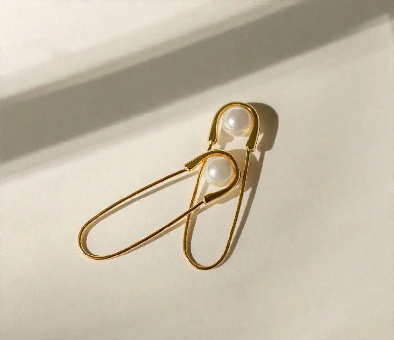 Enroute x best dressed paper clip earrings