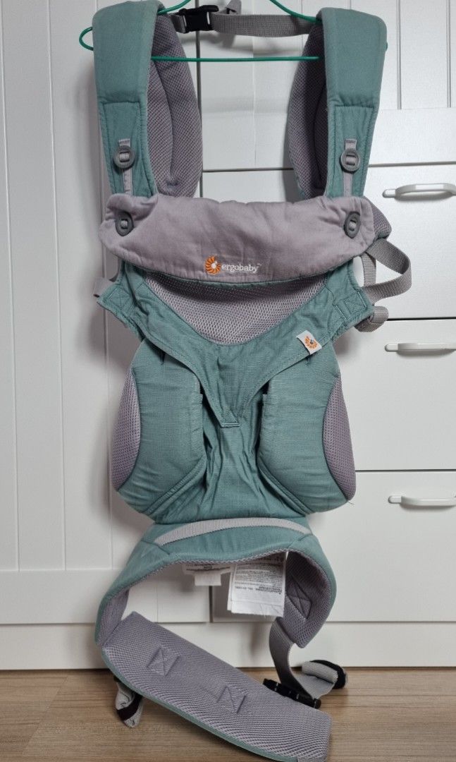 Ergobaby 360 Carrier, Babies & Kids, Going Out, Carriers & Slings on