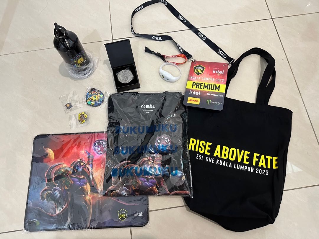 IEM Katowice premium goodie bag showed up today, can't wait to return next  year! : r/GlobalOffensive