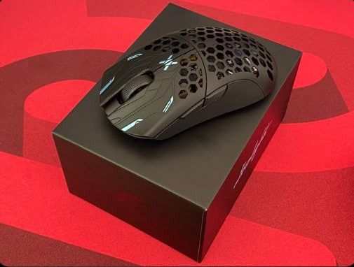 Finalmouse Ultralight X Phantom (Sサイズ)