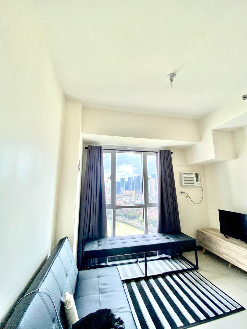 Fully Furnish Studio for rent in Axis Residences, Pioneer St