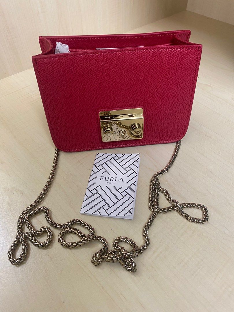 Furla detachable outlet flap