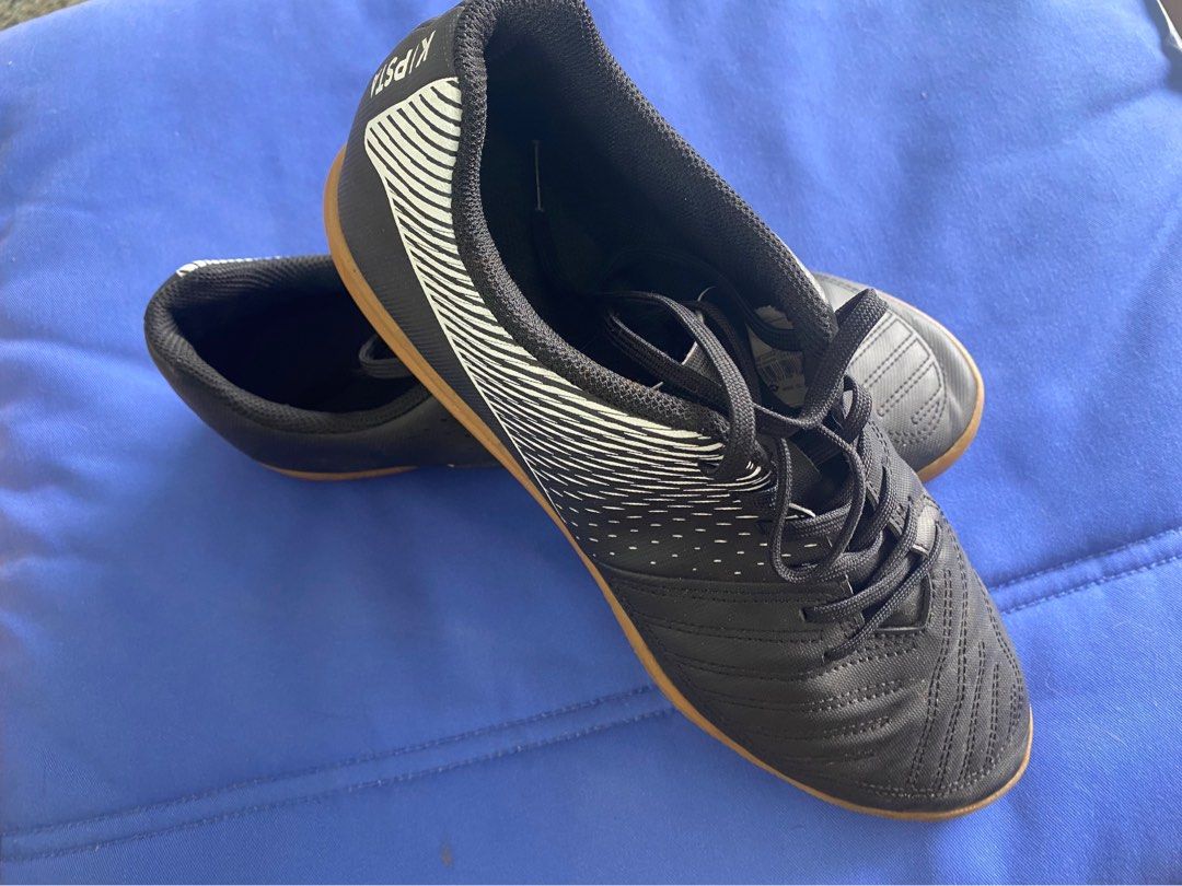 Futsal sneakers outlet