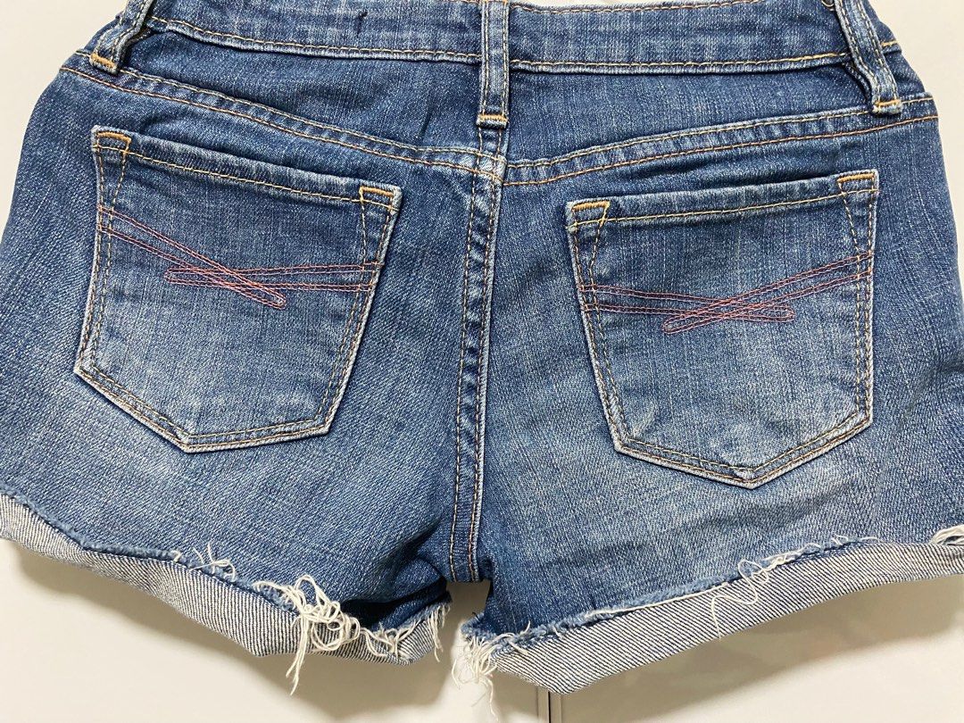 Gap denim shorts for 8 yo (Category: Babies & Kids Fashion) located in Paranaque City. Submitted by stuffnshare (Listing ID 1272402713, Image 2). Description: .