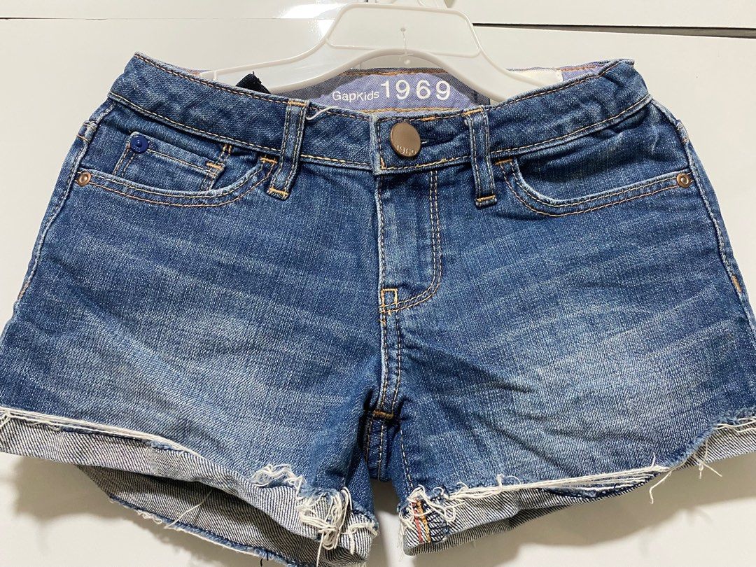 Gap denim shorts for 8 yo (Category: Babies & Kids Fashion) located in Paranaque City. Submitted by stuffnshare (Listing ID 1272402713, Image 1). Description: .