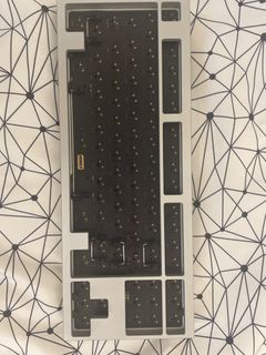 （分類：）位於 。 由 eyerack 提交（商品編號 1272432632，圖片 1）。簡介： 。
