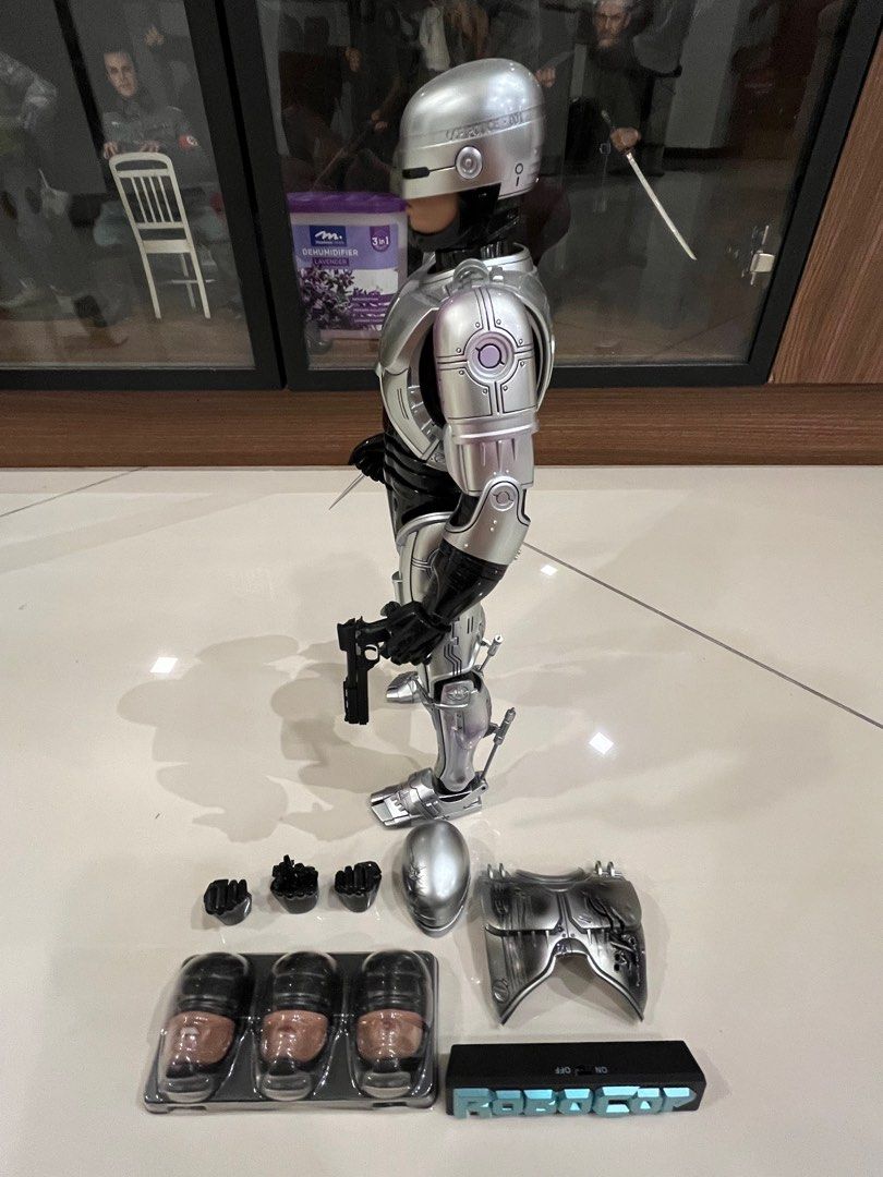 Hot Toys MMS203 Diecast 1/6 Scale Robocop, Hobbies & Toys, Toys & Games