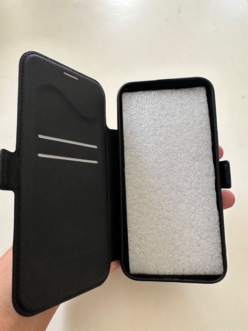 iphone 14 pro max case (Category: Other Gadgets) located in Taguig. Submitted by jiszi (Listing ID 1272305545, Image 2). Description: In perfect condition Selling because duplicate With sliding cover for camera.