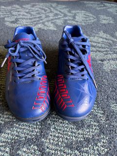 Futsal sales shoes boys