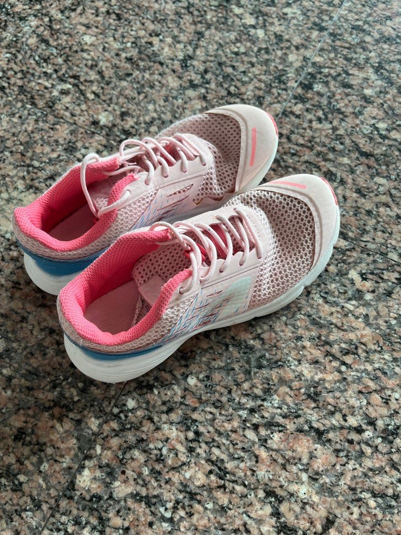 White running deals shoes for girls