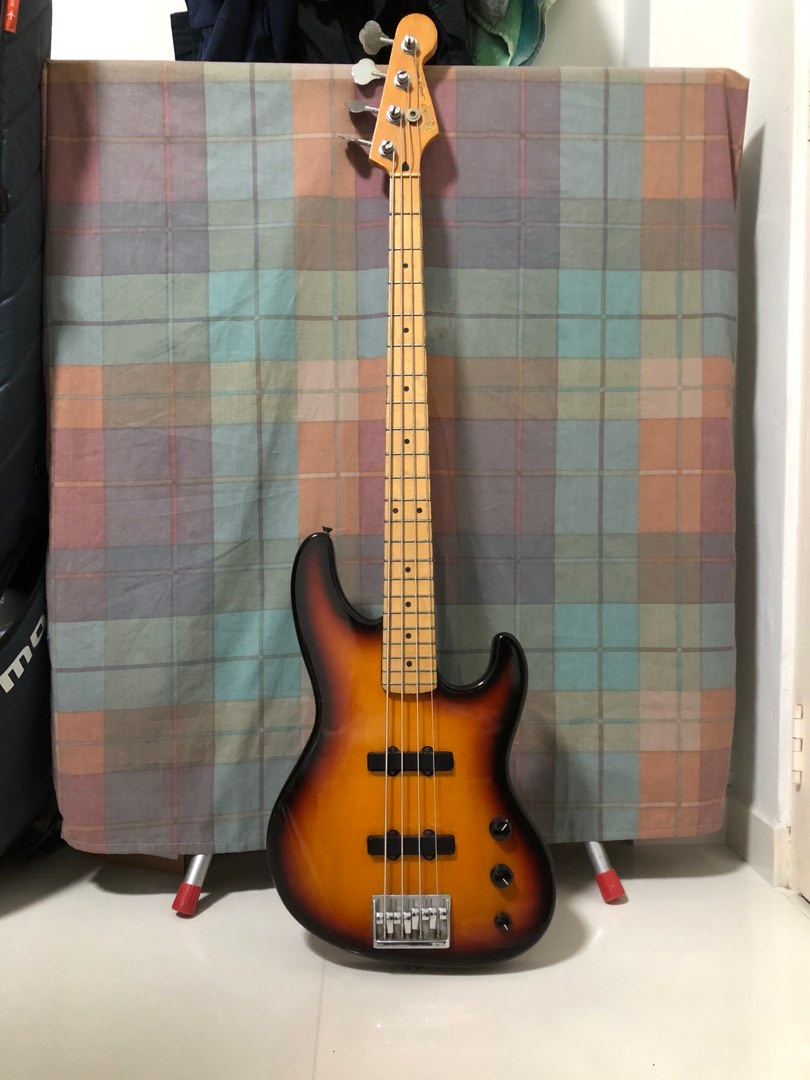 MIA Fender Jazz Bass Plus (early 1990s), Hobbies & Toys, Music & Media ...