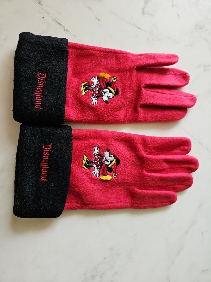 Minnie mouse gloves, Women's Fashion, Watches & Accessories, Gloves on