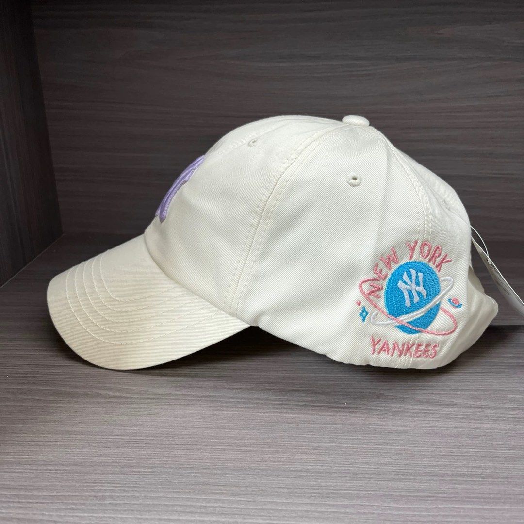 正品MLB 棒球帽 紫標 NY 白色 星球宇宙刺绣 全新吊牌未拆 cap 帽 鴨舌帽, 女裝, 手錶及配件, 帽 - Carousell
