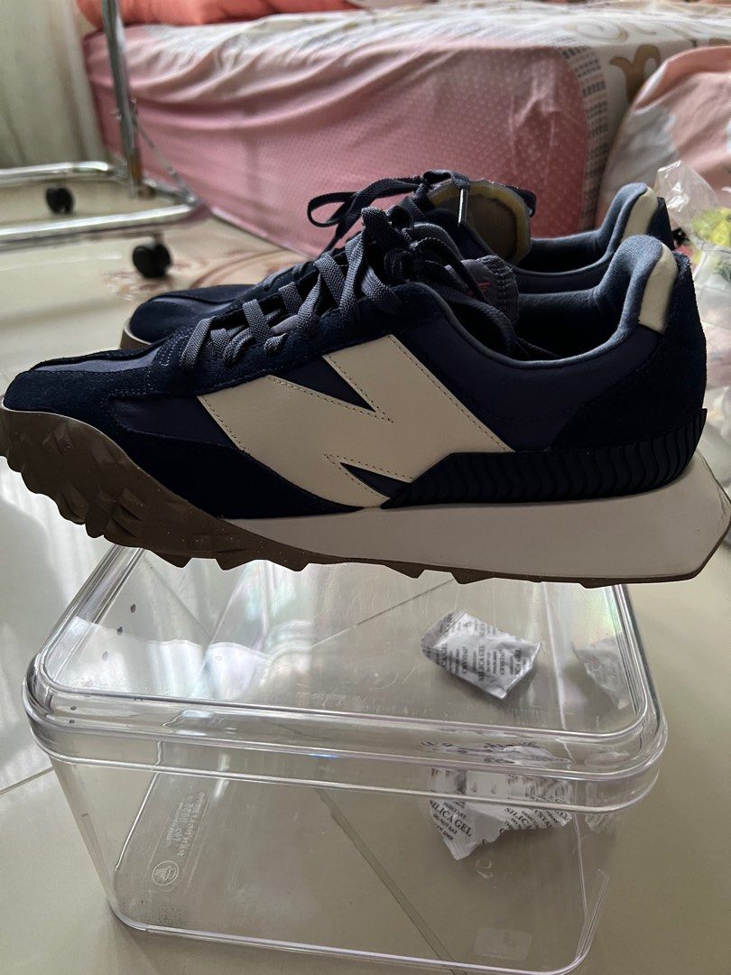 New balance navy size 45 Fesyen Pria Sepatu Sneakers di Carousell