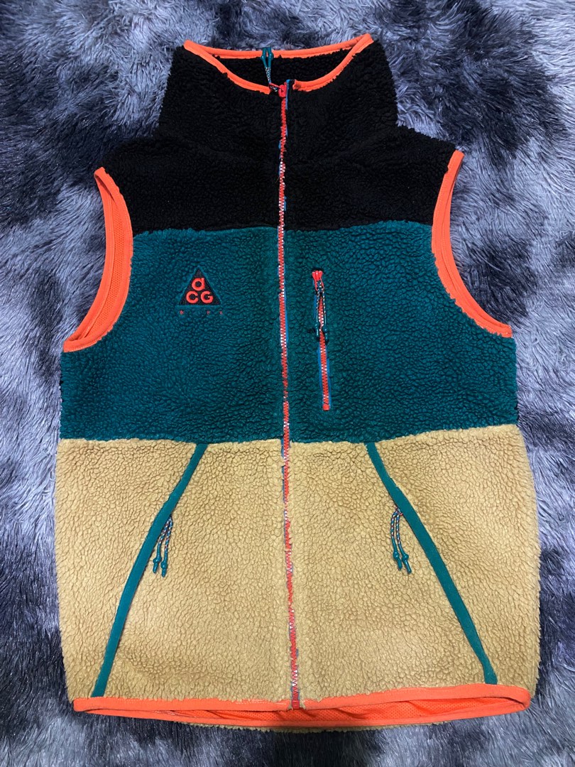 Nike acg sherpa vest top