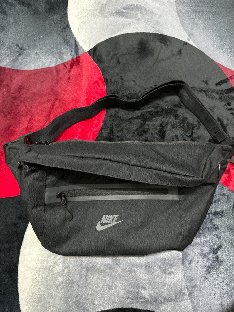 Nike crossbody bags, Men's Fashion, Bags, Belt bags, Clutches and