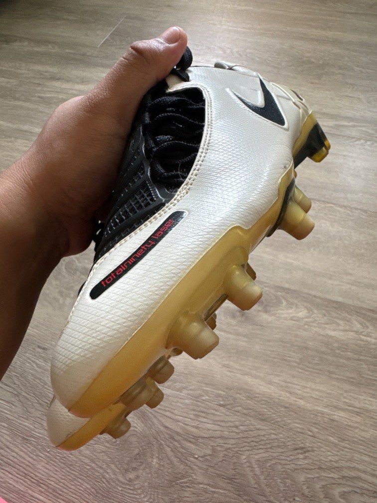Nike t90 white online