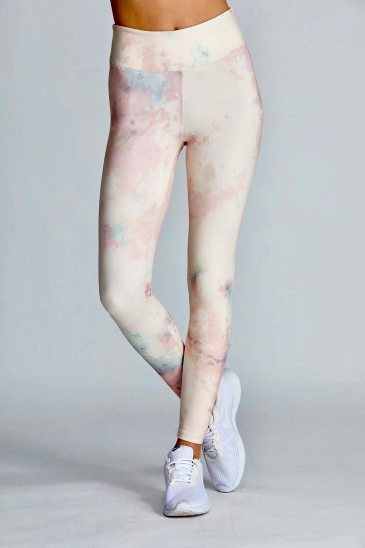 Noli Yoga Cloud Tie Dye Legging Size M, Women's Fashion, Activewear on  Carousell