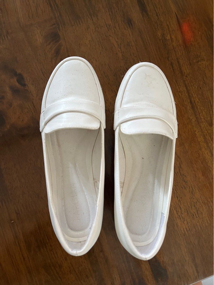 Parisian White Nursing Shoes, Women's Fashion, Footwear, Flats ...