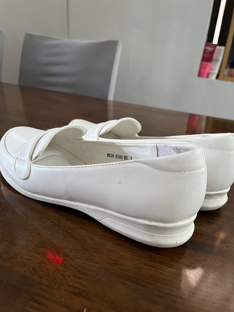 Parisian White Nursing Shoes, Women's Fashion, Footwear, Flats ...