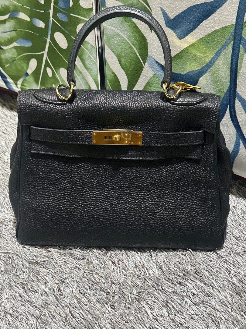 PRELOVED. HERMES KELLY LIMITED S30 (Category: Luxury Bags & Wallets) located in Manila. Submitted by preloved.brand2023 (Listing ID 1272375132, Image 2). Description: Preloved from Korea. Limited edition with horse square logo and riri zipper with code. Minimal sign of use only. No sling strap included.