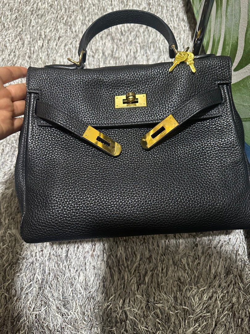 PRELOVED. HERMES KELLY LIMITED S30 (Category: Luxury Bags & Wallets) located in Manila. Submitted by preloved.brand2023 (Listing ID 1272375132, Image 1). Description: Preloved from Korea. Limited edition with horse square logo and riri zipper with code. Minimal sign of use only. No sling strap included.