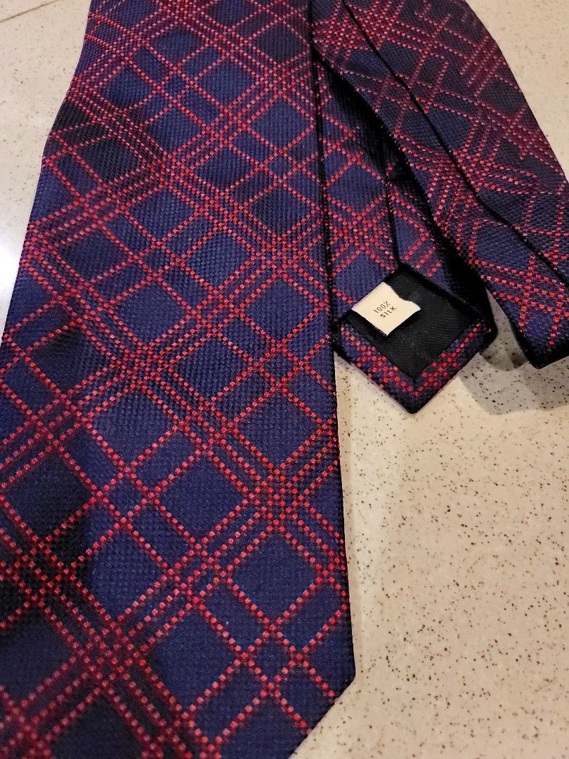 Pre-loved Luxury Neck ties from Japan. (Category: Ties) located in Taytay. Submitted by aimeecia28 (Listing ID 1272436393, Image 3). Description: Pre-loved Neck ties from Japan No issue 650 each or 3.5k for all Gucci Burberry Calvin Klein Dunhill pm for more details.