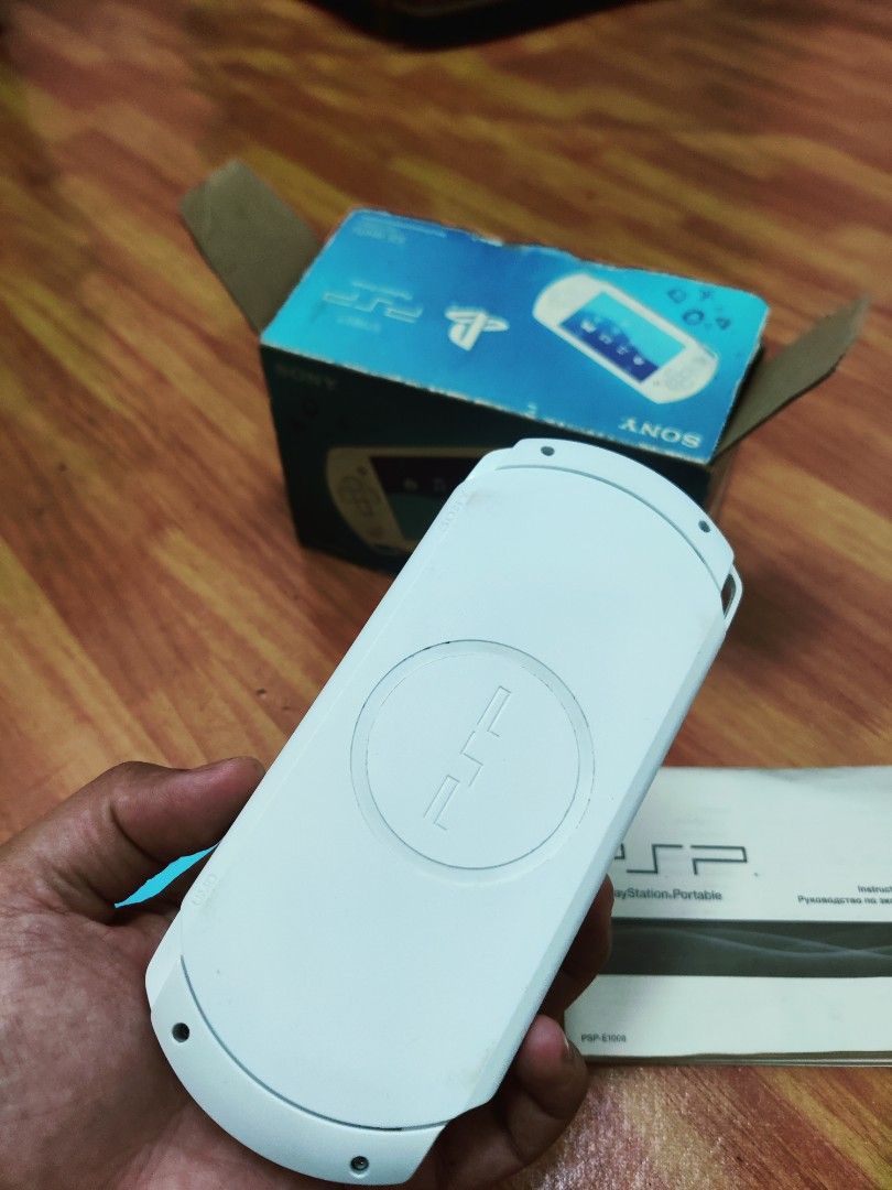 PSP STREET WHITE, Video Gaming, Video Game Consoles, PlayStation on Carousell