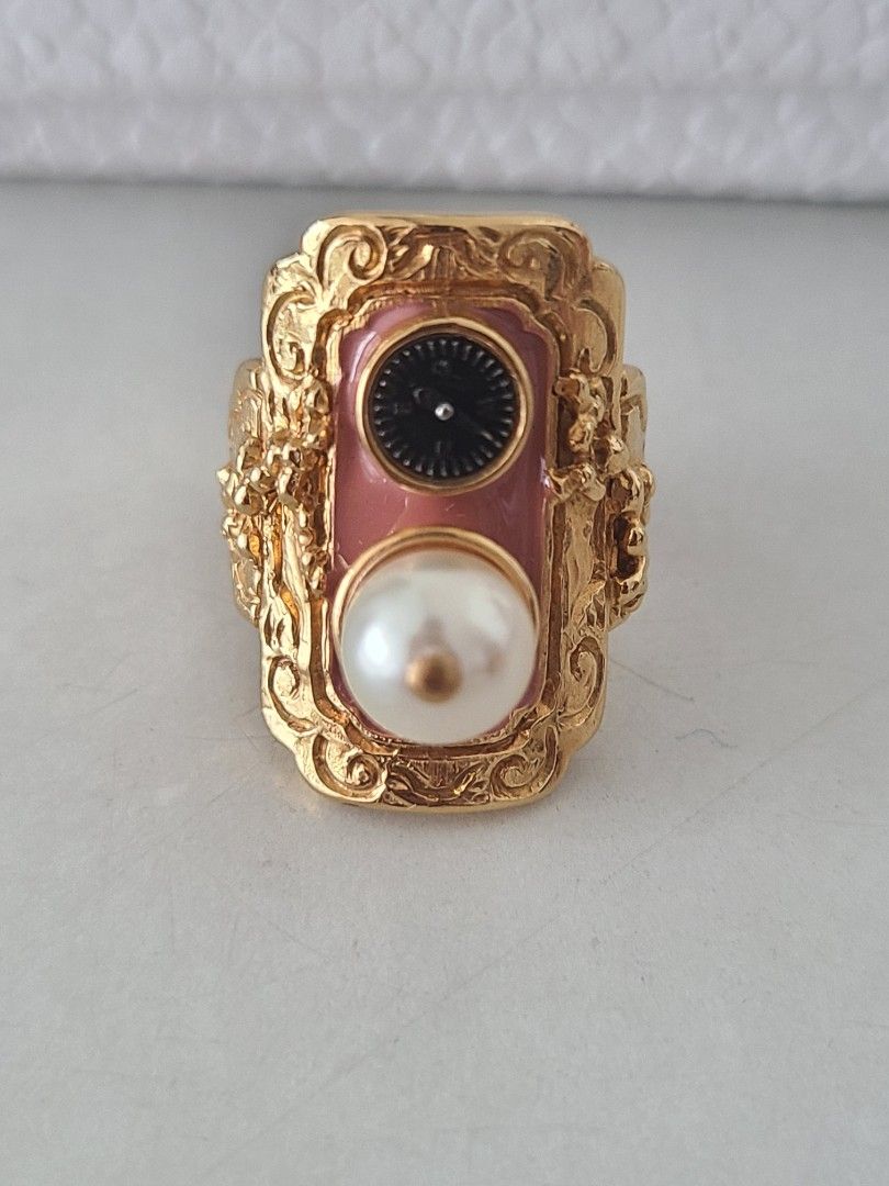 Dior cheap cameo ring