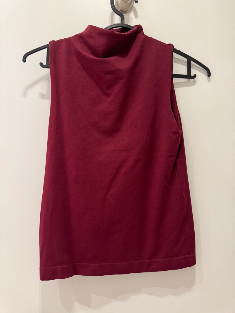 Red sleeveless turtleneck outlet