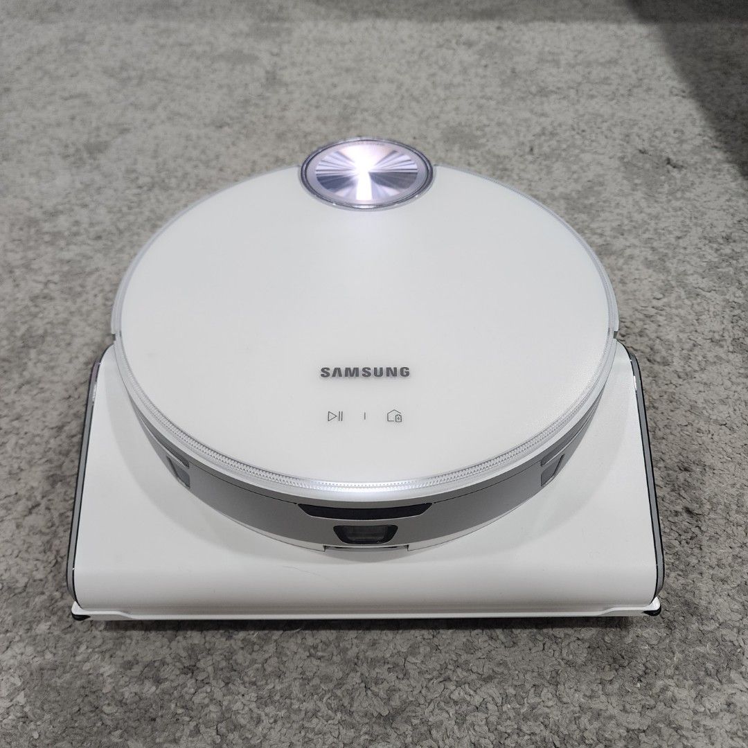 Samsung Jet Bot AI+ Vacuum Robot with Intel A.I. Driving 3D LIDAR